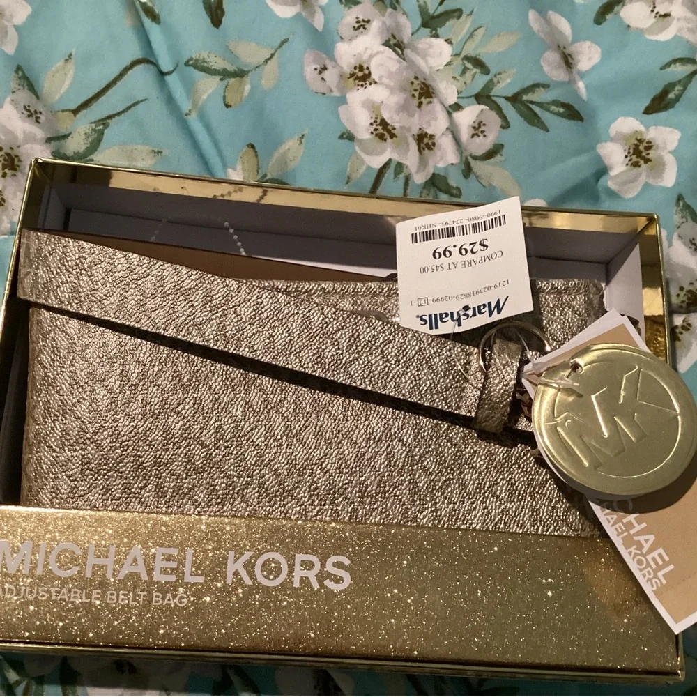 Michael Kors Shimmering Gold Adjustable Belt Bag - Picture 8 of 9